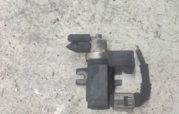 Audi A4 S4 B7 8E 8H Turbo solenoid valve
