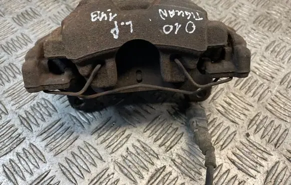 Volkswagen Tiguan Front brake caliper