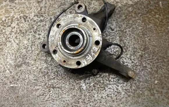 Peugeot Expert Front wheel hub