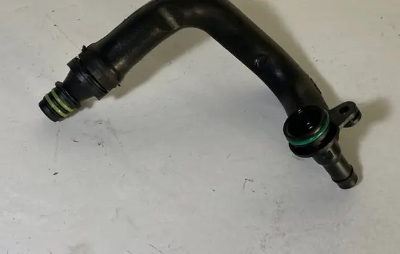 Volkswagen Golf VII Breather hose/pipe 04C103474B 04C103202 04E103175D