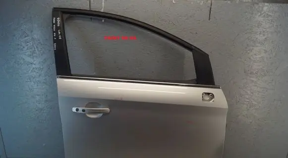 Ford Kuga I Front door
