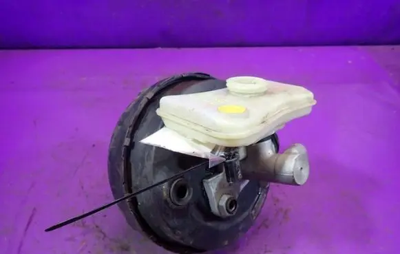 Audi A4 S4 B6 8E 8H Master brake cylinder