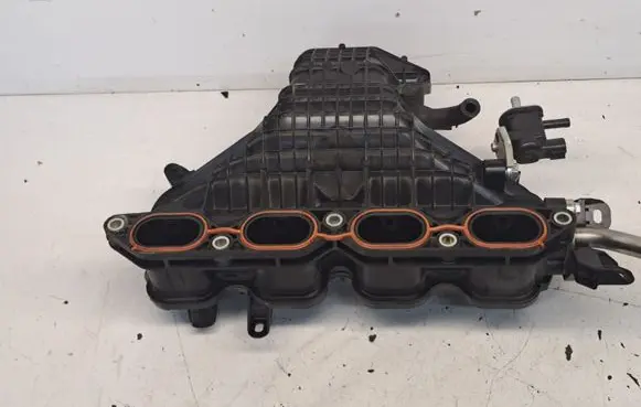 Toyota Auris E180 Intake manifold 1105865S01