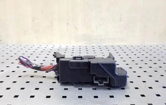 Volvo XC70 Fuse module DPN13800159HWB 30659288