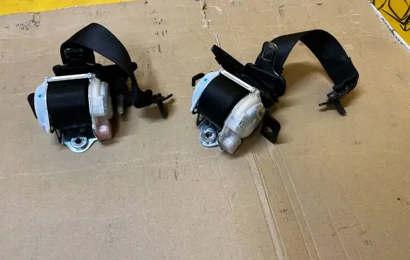 Ford Mustang VI Rear seatbelt FR3B-63811B68 FR3B-63811B69 FR3B63811B68