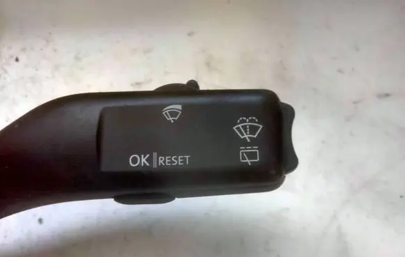 Skoda Octavia Mk2 (1Z) Wiper control stalk 1K0953519J