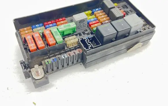 Mercedes-Benz ML W164 Fuse module A1645403372