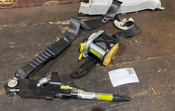 Honda Civic Front seatbelt 81850SMGE110M4