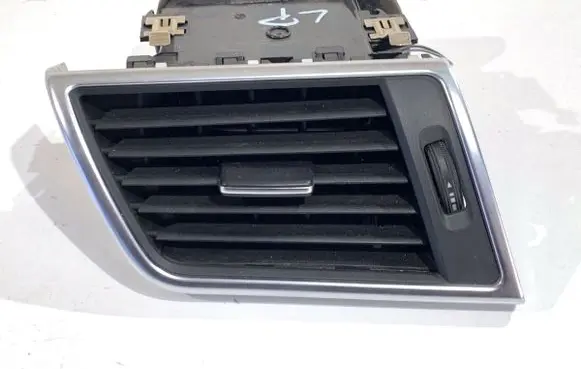 Mercedes-Benz GLE (W166 - C292) Rear air vent grill A1668300154
