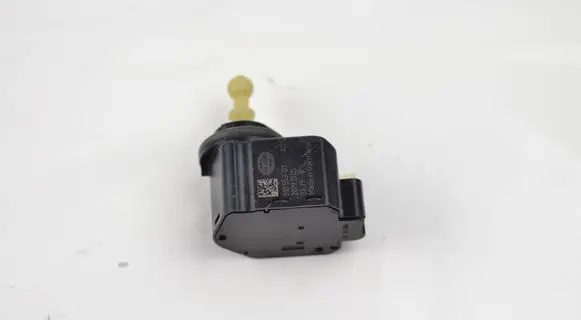 Volkswagen Golf VII Headlight level adjustment motor 01055301 20191105 03398