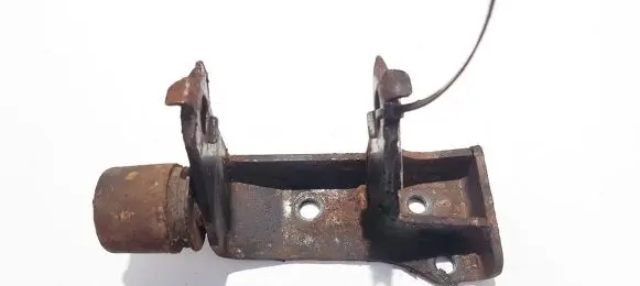 Toyota Avensis T250 Engine mounting bracket