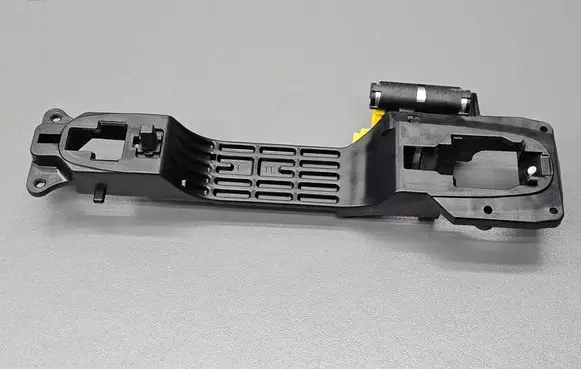Suzuki Swift II Front door exterior handle/bracket 