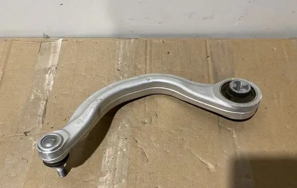 Tesla Model 3 Front lower control arm/wishbone 134435400A