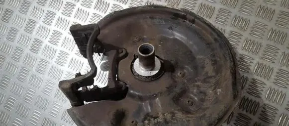 Volkswagen PASSAT B6 Rear brake disc plate dust cover 