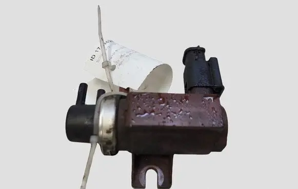 Peugeot 5008 Turbo solenoid valve 9652570180 10T250 70096803