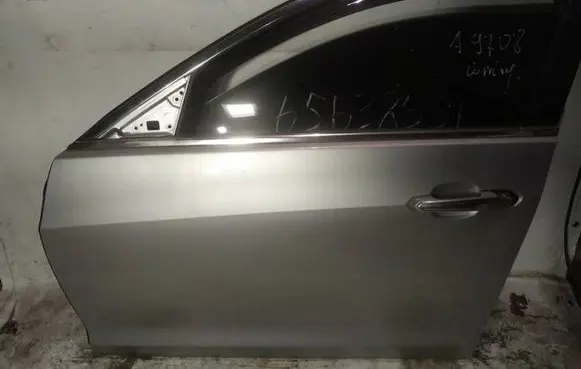 Cadillac ATS Front door pilkos