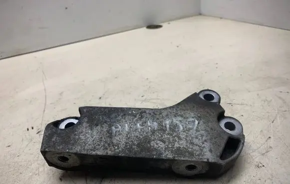 Alfa Romeo 159 Engine mounting bracket 60695555