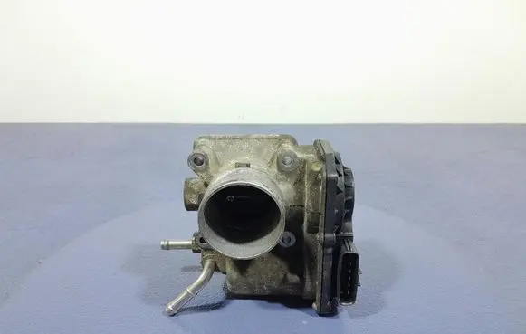 Toyota Corolla Verso E121 Throttle body valve 220300D021
