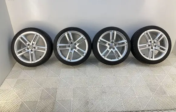 Audi A1 R17 alloy rim 8X0601025AP