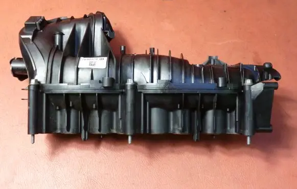 BMW 1 E81 E87 Intake manifold 7810179
