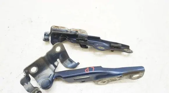 KIA Cerato Engine bonnet/hood hinges