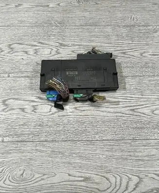 BMW 3 E90 E91 Central body control module 9226328 10681810 9226327