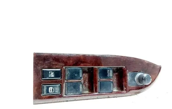 Suzuki Grand Vitara II Electric window control switch 64J202456T 8372765J0