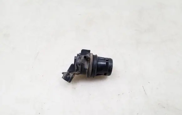 Mazda CX-7 Windshield washer spray nozzle 