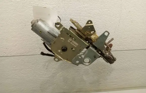 Tailgate/trunk/boot lock/catch/latch