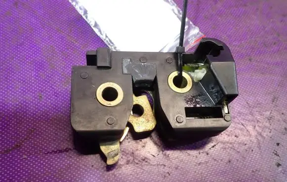 Ford Fiesta Tailgate/trunk/boot lock/catch/latch 96FGA43102DD