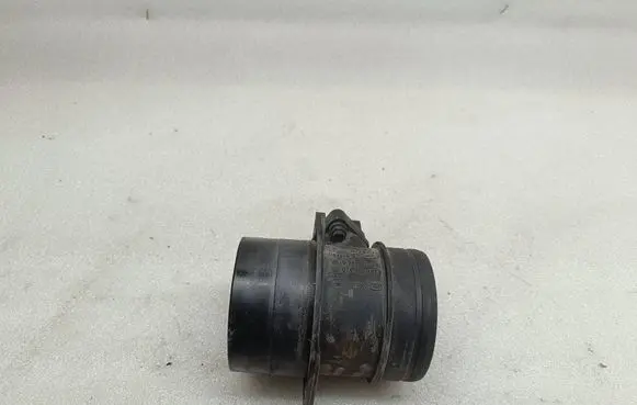 Volkswagen Transporter - Caravelle T5 Mass air flow meter 0281002461 074906461B