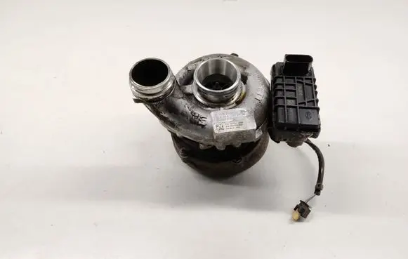 Mercedes-Benz X-class W470 Turbo A6420902486