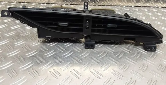 Toyota Yaris Dash center air vent grill 556700D240 556700D260