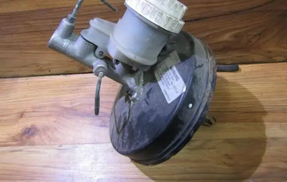 Mitsubishi Colt Brake booster 83403108