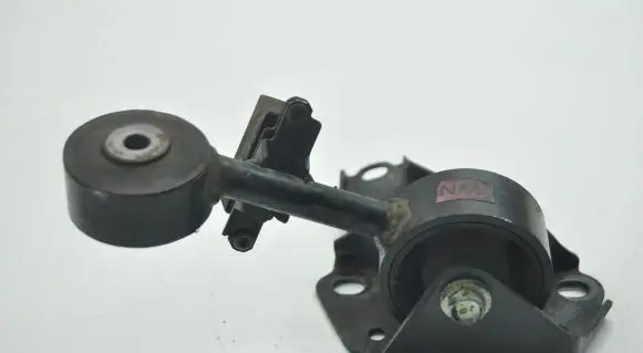 Lexus RX 450H Engine mount bracket