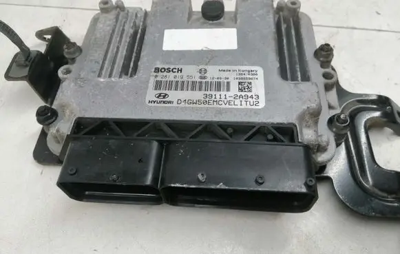 Hyundai i30 Engine control unit/module 391112A943 0281019551 1039S59674