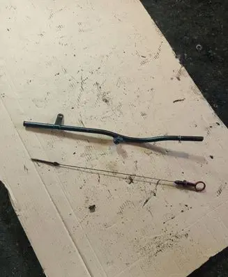 BMW 5 E39 Oil level dip stick 2243911