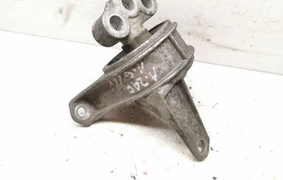 Opel Zafira A Engine mount bracket 90575772YL