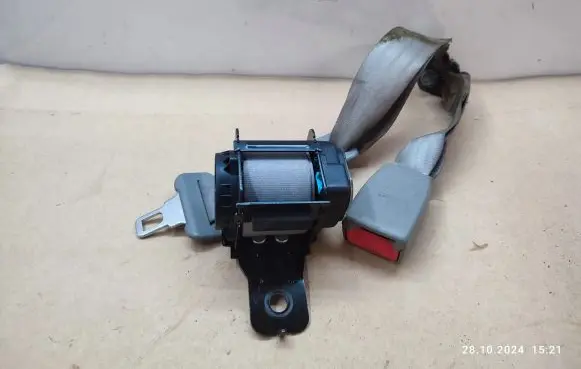 KIA Magentis Rear seatbelt 898502G200