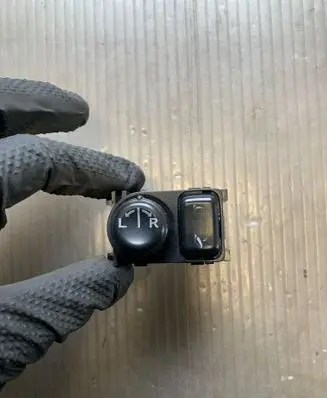 Nissan Qashqai Wing mirror switch 