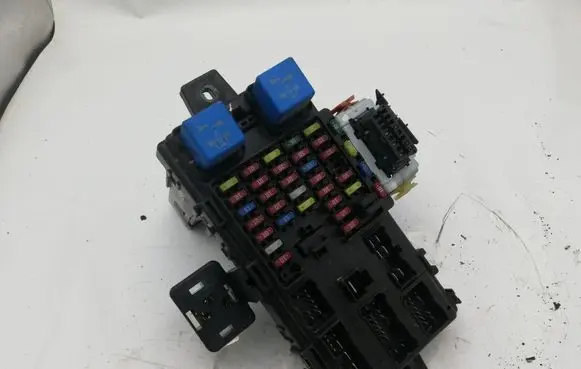 Hyundai Santa Fe Fuse module 9118826203