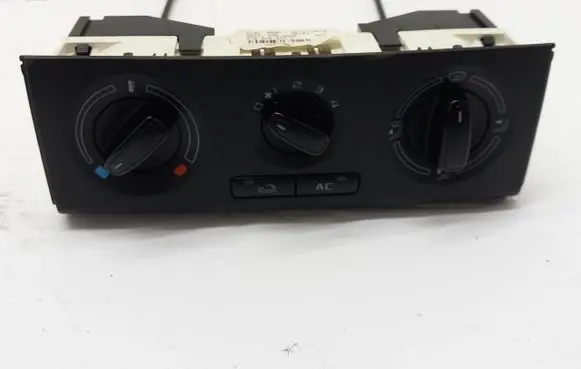 Skoda Fabia Mk2 (5J) Climate control unit 5J0820045C