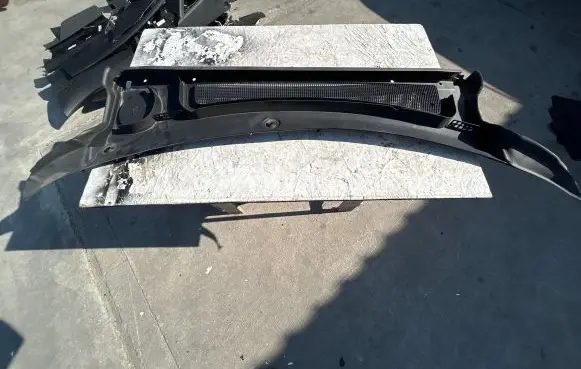 Jeep Grand Cherokee WL Wiper trim 68361992AB 93785S 15015