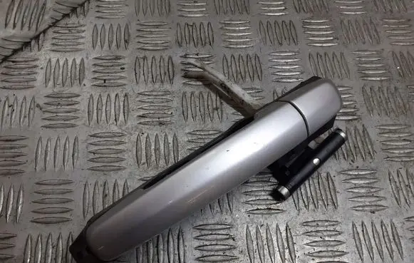 Suzuki Swift I Rear door exterior handle
