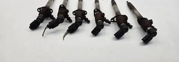 Jaguar XF Fuel injector 5U3Q9K546AA