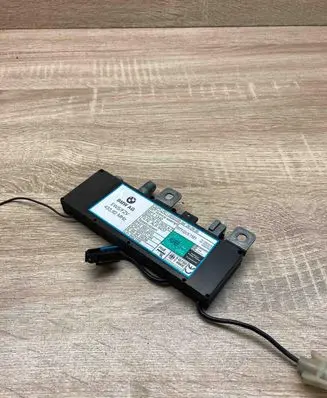 BMW 7 E38 Aerial antenna amplifier 8364084