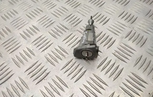 Volkswagen Golf VII Front door lock (next to the handle) 5G0837167 5G0837168
