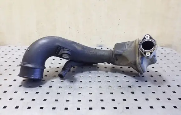 Nissan NV400 Turbo air intake inlet pipe/hose 8200858600 8200987778