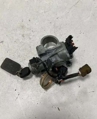Mitsubishi Pajero Ignition lock 337860