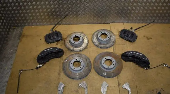 Porsche Panamera (971) Brake discs and calipers set 